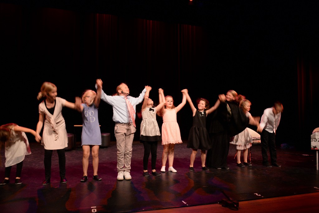 ../Images/Musical Nanny de Vries 251.jpg